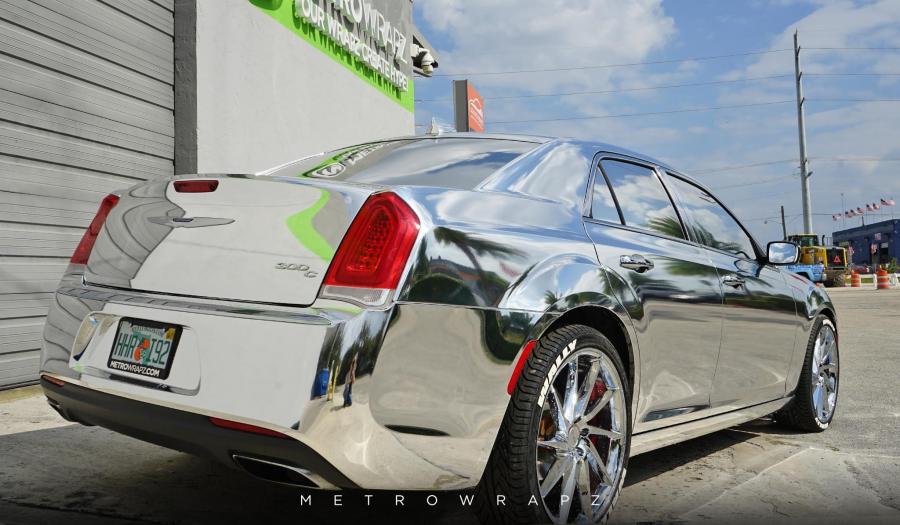  Chrysler 300C Avery Chrome by MetroWrapz 2016 года  (фото 3 из 8)